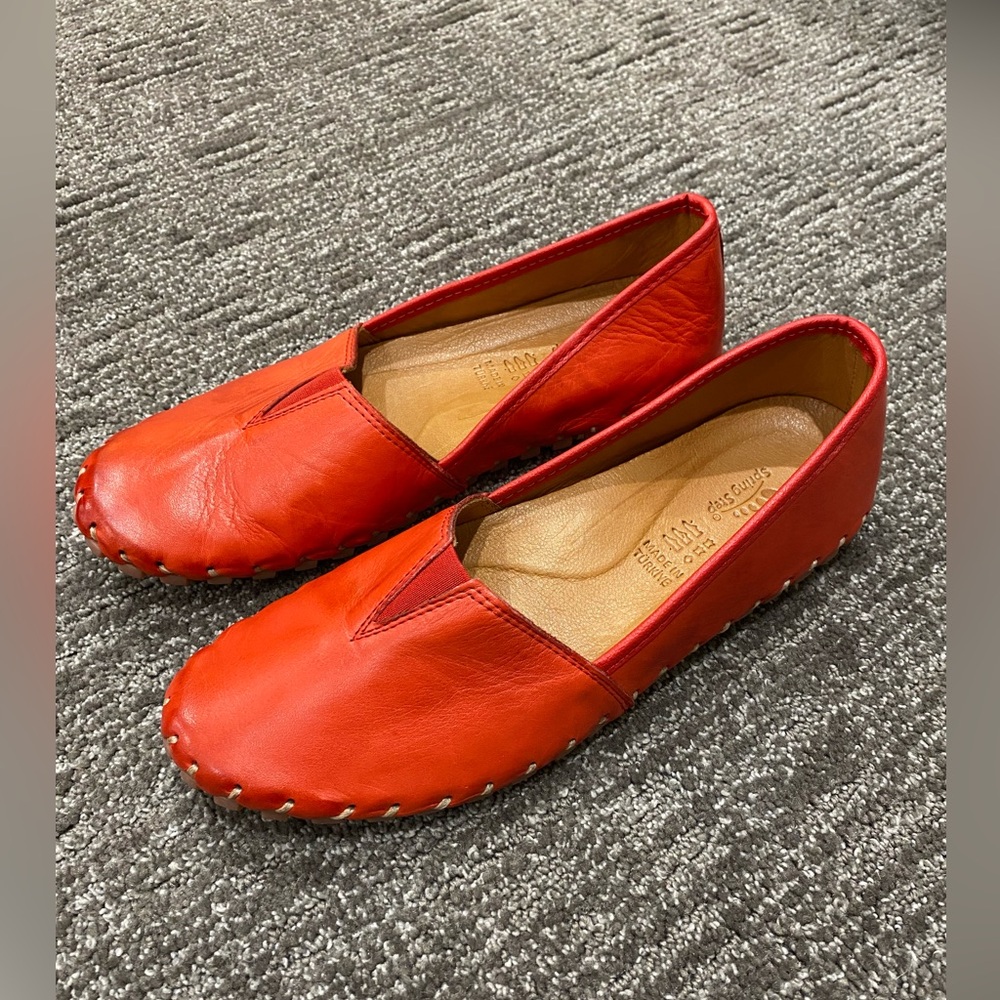 Spring Step  Kathaleta Red Leather Moccasin Flats - Picture 2 of 6